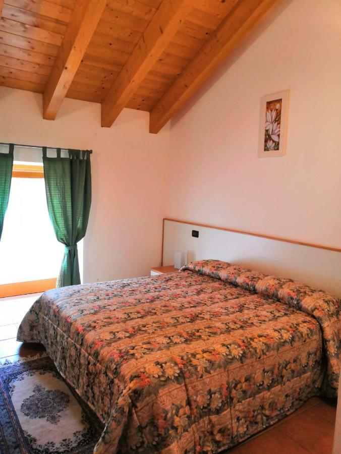 Affittacamere Da Silvia Santa Barbara  Kültér fotó